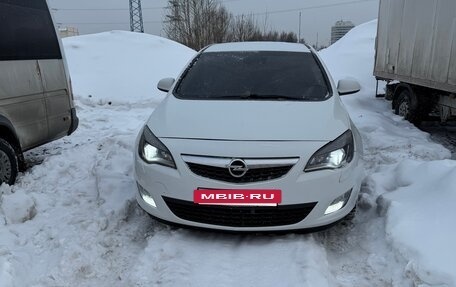Opel Astra J, 2011 год, 695 000 рублей, 3 фотография