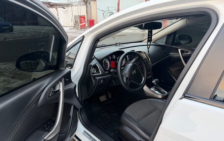 Opel Astra J, 2011 год, 695 000 рублей, 11 фотография