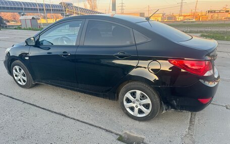 Hyundai Solaris II рестайлинг, 2011 год, 700 000 рублей, 6 фотография