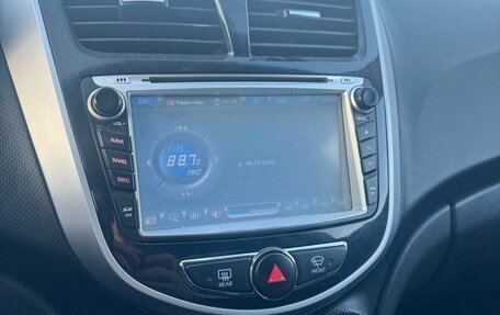 Hyundai Solaris II рестайлинг, 2011 год, 700 000 рублей, 12 фотография