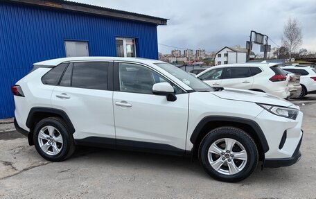 Toyota RAV4, 2021 год, 2 970 000 рублей, 5 фотография