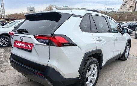 Toyota RAV4, 2021 год, 2 970 000 рублей, 13 фотография
