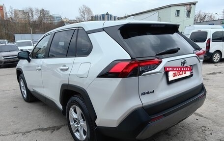 Toyota RAV4, 2021 год, 2 970 000 рублей, 11 фотография