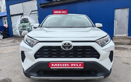 Toyota RAV4, 2021 год, 2 970 000 рублей, 2 фотография