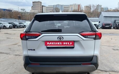 Toyota RAV4, 2021 год, 2 970 000 рублей, 12 фотография