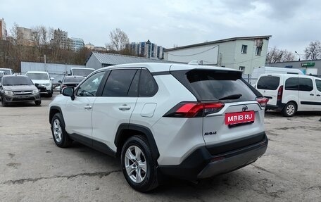 Toyota RAV4, 2021 год, 2 970 000 рублей, 10 фотография