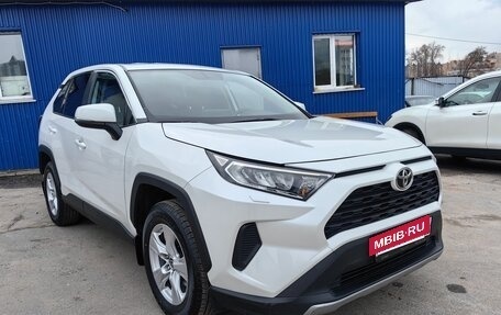 Toyota RAV4, 2021 год, 2 970 000 рублей, 4 фотография