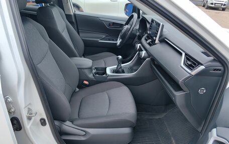 Toyota RAV4, 2021 год, 2 970 000 рублей, 27 фотография