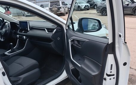 Toyota RAV4, 2021 год, 2 970 000 рублей, 26 фотография