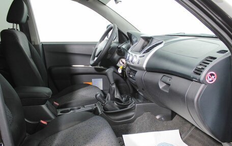 Mitsubishi L200 IV рестайлинг, 2014 год, 1 525 000 рублей, 13 фотография