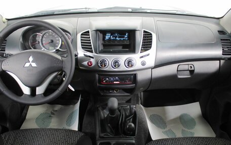Mitsubishi L200 IV рестайлинг, 2014 год, 1 525 000 рублей, 14 фотография