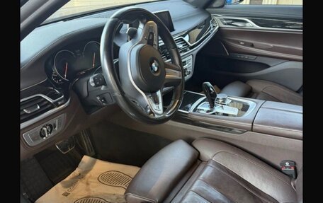 BMW 7 серия, 2018 год, 4 000 000 рублей, 8 фотография