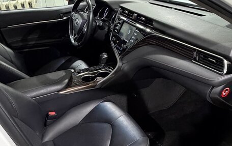 Toyota Camry, 2020 год, 2 725 000 рублей, 10 фотография