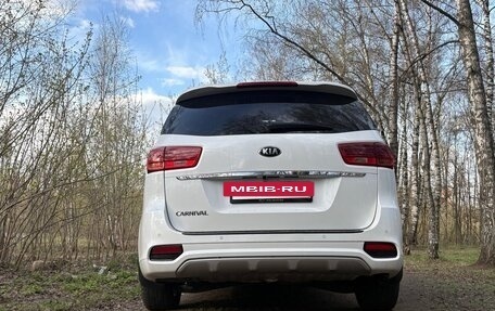 KIA Carnival III, 2019 год, 1 900 000 рублей, 5 фотография