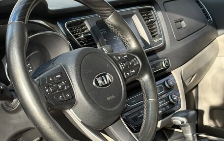 KIA Carnival III, 2019 год, 1 900 000 рублей, 22 фотография