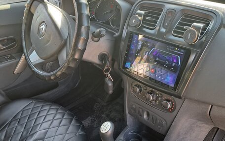 Renault Logan II, 2017 год, 850 000 рублей, 6 фотография