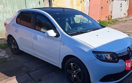 Renault Logan II, 2017 год, 850 000 рублей, 4 фотография