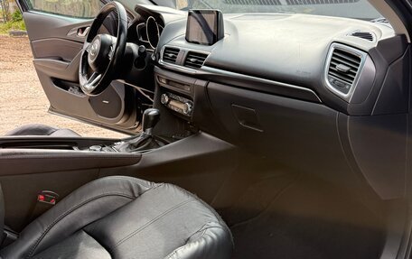 Mazda 3, 2017 год, 1 550 000 рублей, 22 фотография