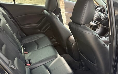 Mazda 3, 2017 год, 1 550 000 рублей, 23 фотография