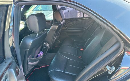 Mercedes-Benz E-Класс, 1997 год, 500 000 рублей, 6 фотография