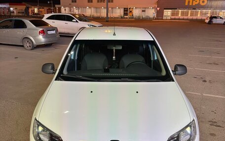 Renault Logan II, 2019 год, 660 000 рублей, 2 фотография