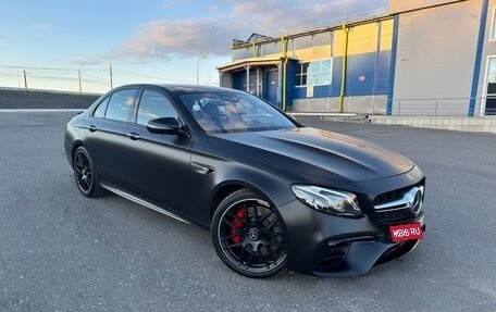 Mercedes-Benz E-Класс AMG, 2018 год, 8 950 000 рублей, 1 фотография