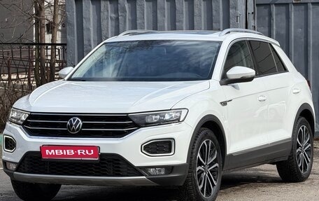 Volkswagen T-Roc I, 2021 год, 2 350 000 рублей, 1 фотография