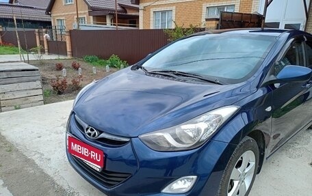 Hyundai Elantra V, 2012 год, 820 000 рублей, 2 фотография