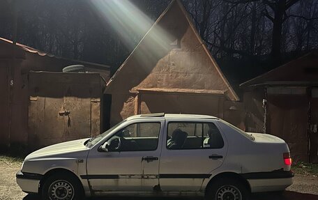 Volkswagen Vento, 1993 год, 70 000 рублей, 2 фотография