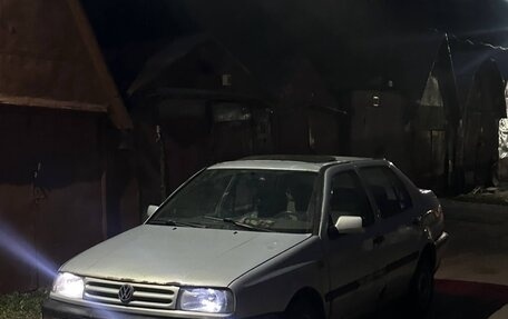 Volkswagen Vento, 1993 год, 70 000 рублей, 6 фотография