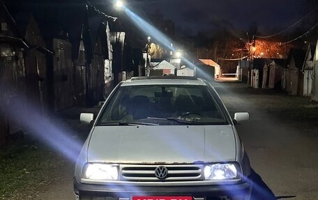 Volkswagen Vento, 1993 год, 70 000 рублей, 3 фотография