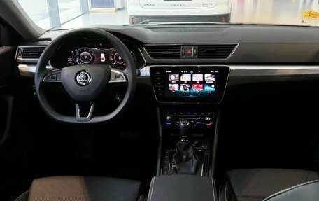 Skoda Superb III рестайлинг, 2026 год, 2 790 000 рублей, 3 фотография