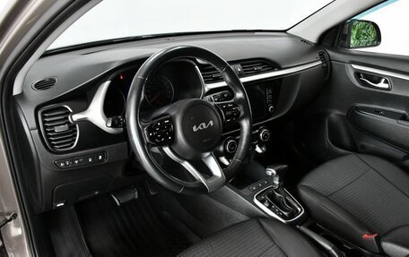 KIA Rio IV, 2021 год, 1 837 000 рублей, 10 фотография