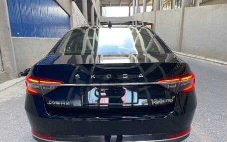 Skoda Superb III рестайлинг, 2022 год, 2 440 000 рублей, 5 фотография
