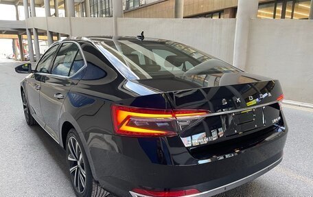 Skoda Superb III рестайлинг, 2022 год, 2 440 000 рублей, 6 фотография