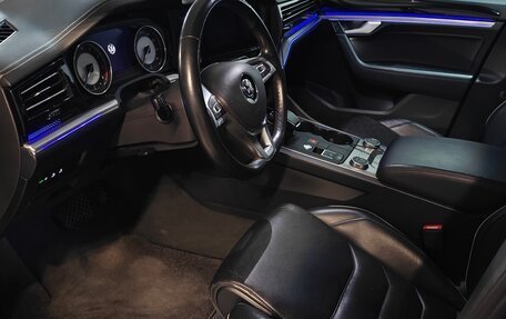 Volkswagen Touareg III, 2019 год, 3 900 000 рублей, 7 фотография