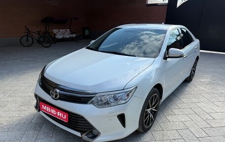 Toyota Camry, 2015 год, 1 880 000 рублей, 1 фотография