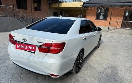 Toyota Camry, 2015 год, 1 880 000 рублей, 4 фотография