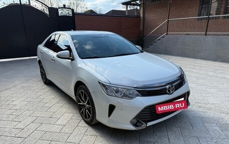 Toyota Camry, 2015 год, 1 880 000 рублей, 2 фотография