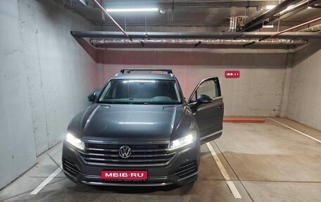 Volkswagen Touareg III, 2019 год, 3 900 000 рублей, 1 фотография