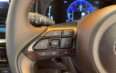 Toyota Yaris Cross, 2024 год, 1 670 000 рублей, 13 фотография