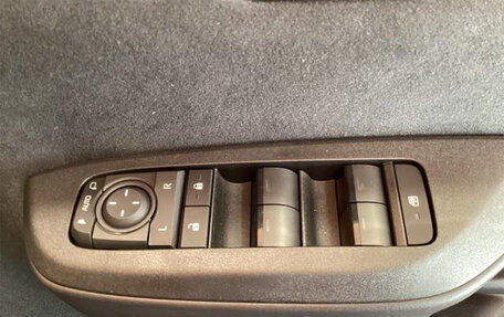 Toyota Yaris Cross, 2024 год, 1 670 000 рублей, 23 фотография