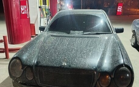 Mercedes-Benz E-Класс, 1996 год, 150 000 рублей, 1 фотография