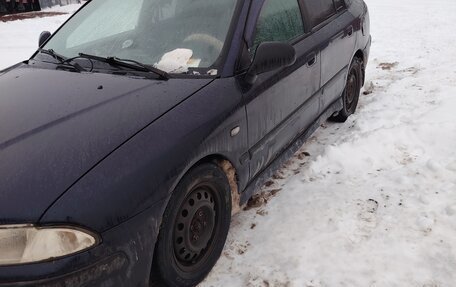 Mitsubishi Carisma I, 2002 год, 260 000 рублей, 1 фотография