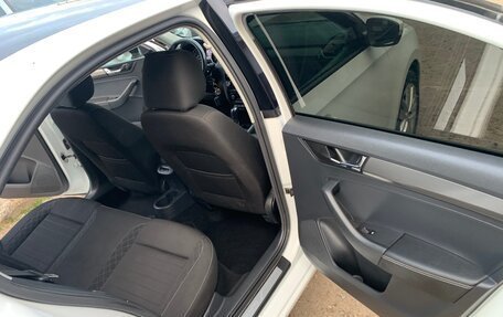 Skoda Rapid I, 2018 год, 1 450 000 рублей, 16 фотография