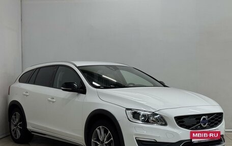 Volvo V60 Cross Country II, 2018 год, 2 399 000 рублей, 9 фотография
