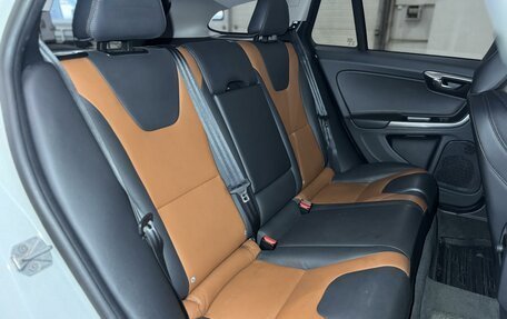 Volvo V60 Cross Country II, 2018 год, 2 399 000 рублей, 15 фотография