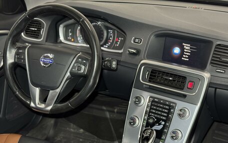 Volvo V60 Cross Country II, 2018 год, 2 399 000 рублей, 20 фотография