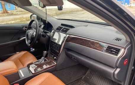 Toyota Camry, 2017 год, 2 850 000 рублей, 8 фотография