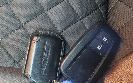 Toyota C-HR I рестайлинг, 2018 год, 1 650 000 рублей, 8 фотография